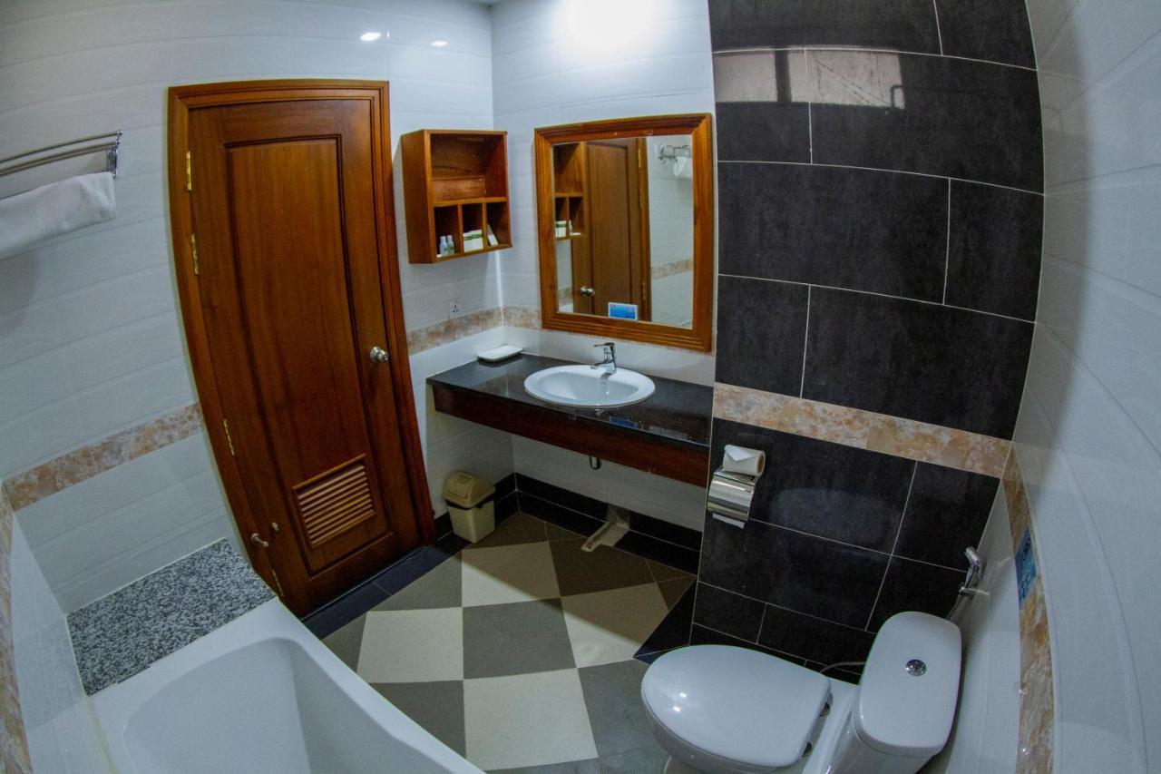 Kampong Thom Palace Hotel Esterno foto