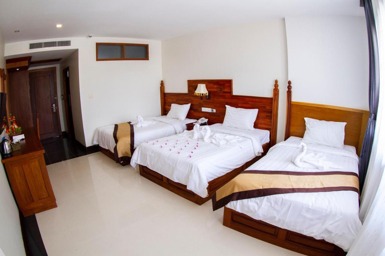 Kampong Thom Palace Hotel Esterno foto