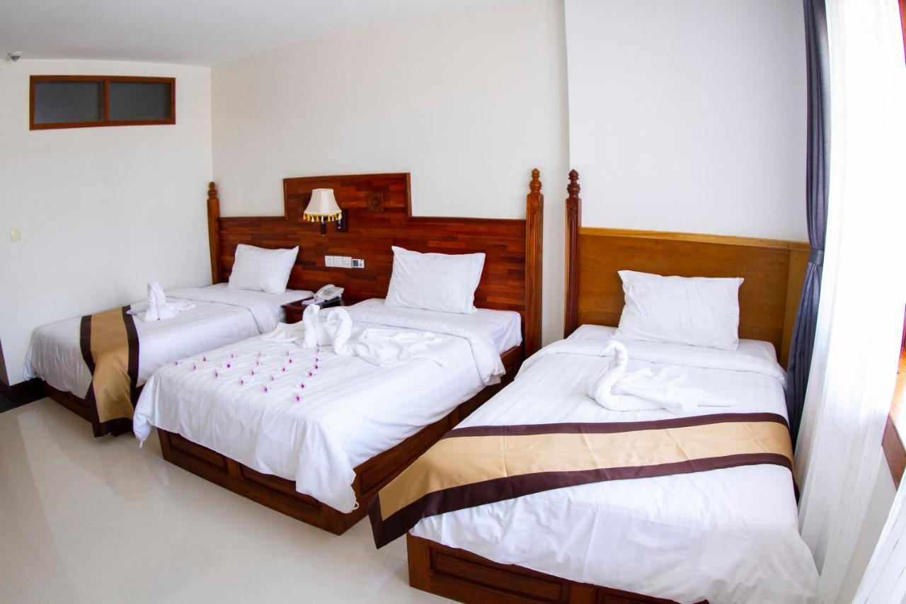 Kampong Thom Palace Hotel Esterno foto