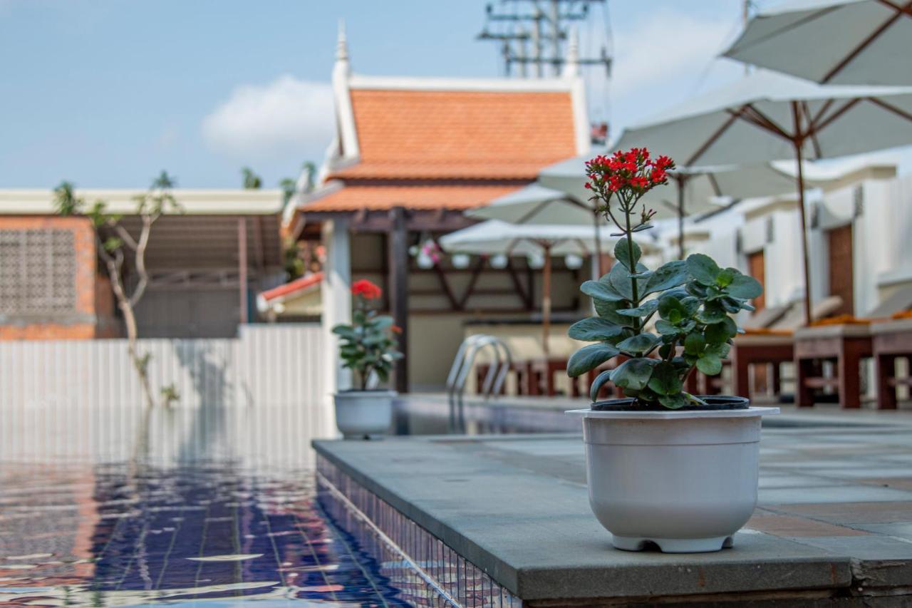Kampong Thom Palace Hotel Esterno foto